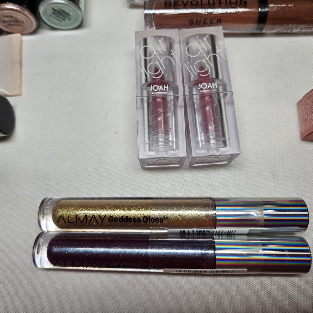 NIB Makeup Revolution Concealer Collection - Assorted Shades Almay - Picture 4 of 7